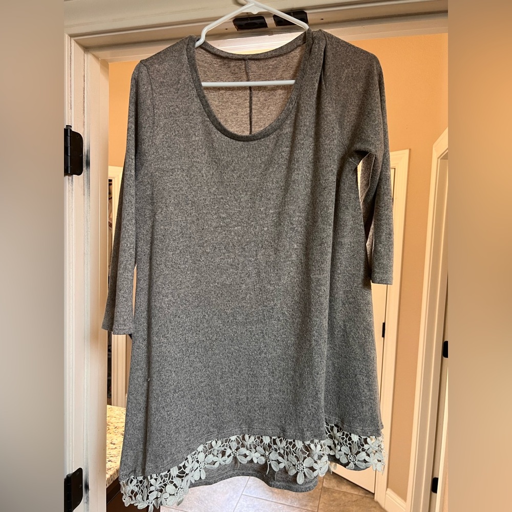 Grey 3/4 sleeve sweater